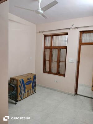 Room in 1 BHK Builder Floor at Gomti Nagar – for Rent