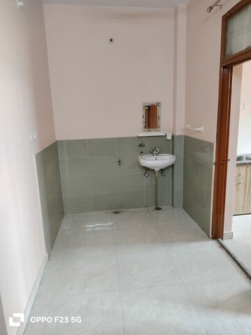 Kitchen in 1 BHK Builder Floor at Gomti Nagar – for Rent