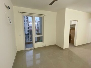 Room in 2.5 BHK Apartment at Emaar Emerald Estate, Sector 65 – for Rent