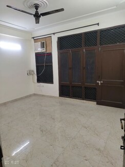 4 BHK + Servant Room Apartment For Sale in DLF Trinity Towers