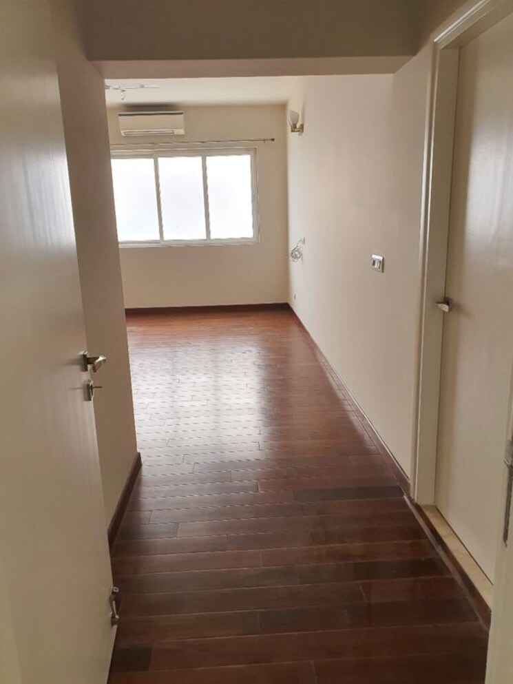 Room, dlf-the-wellington-estate 4 Bedroom 1750 Sq.Ft. Apartment In Dlf Phase V Gurgaon 9750325