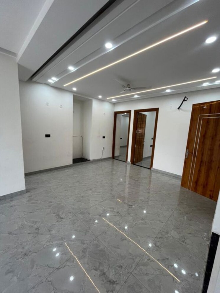 Room, sector 38 3 Bedroom 2200 Sq.Ft. Builder Floor In Sector 38 Gurgaon 9750334