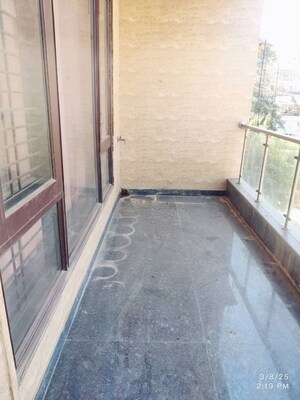 Balcony in 3 BHK Builder Floor at Sector 40 – for Rent