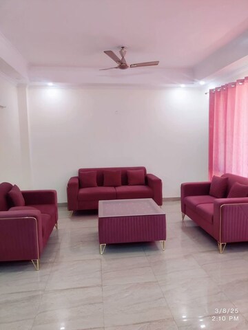 Living Room in 3 BHK Builder Floor at Sector 40 – for Rent