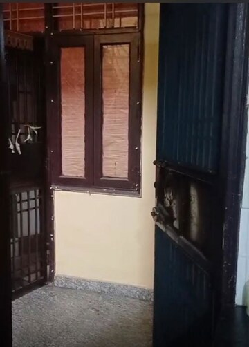 Bedroom in 1 BHK Builder Floor at Vasundhara Sector 3 – for Rent