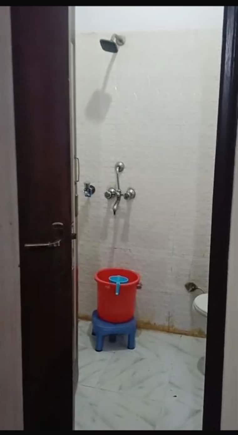 Bathroom, vasundhara sector 3 1 Bedroom 500 Sq.Ft. Builder Floor In Vasundhara Sector 3 Ghaziabad 9750346