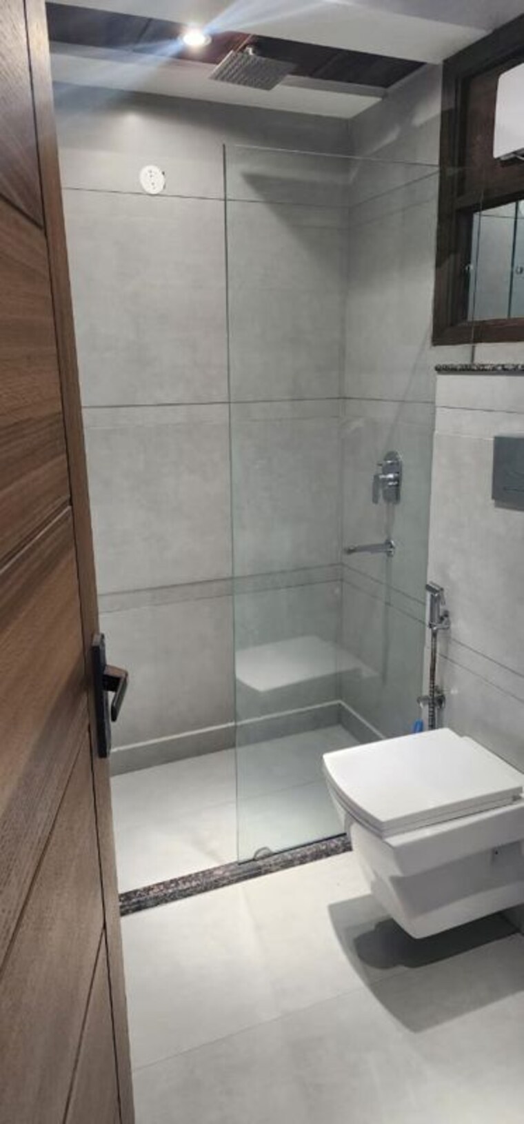 Bathroom, unitech-south-city-1 3 Bedroom 2300 Sq.Ft. Builder Floor In South City 1 Gurgaon 9750372