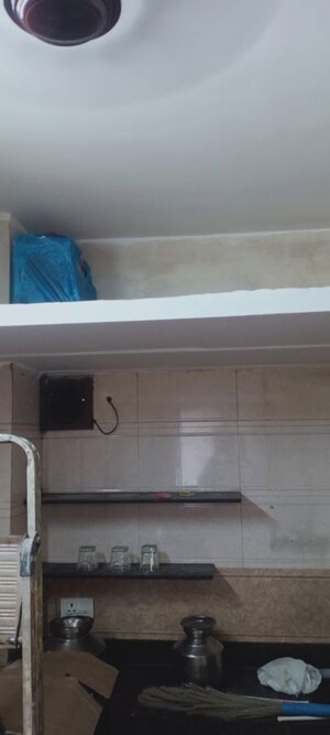 Furnished Amenities in 1 RK Apartment at Bindra Complex, Andheri East – for Rent