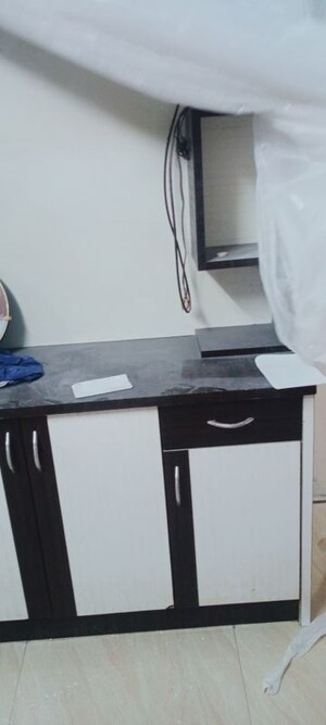 Master Bedroom in 1 RK Apartment at Bindra Complex, Andheri East – for Rent