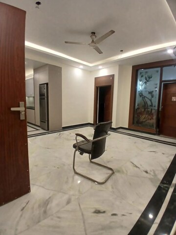 Living Room in 3 BHK Builder Floor at Unitech South City 1, South City 1 – for Rent