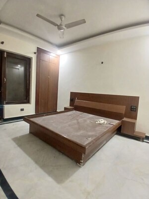 Bedroom in 3 BHK Builder Floor at Unitech South City 1, South City 1 – for Rent