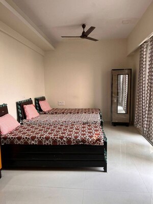 Room in  Pg at Goregaon West – for Rent