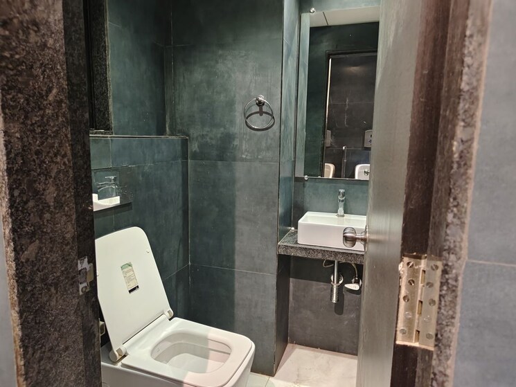Bathroom, kanakia-spaces-wall-street Commercial Office Space 1850 Sq.Ft. In Andheri East Mumbai 9750400