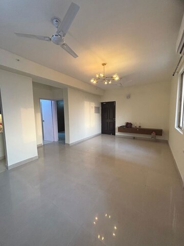 Room in 3 BHK Apartment at SARE Petioles, Sector 92 – for Rent