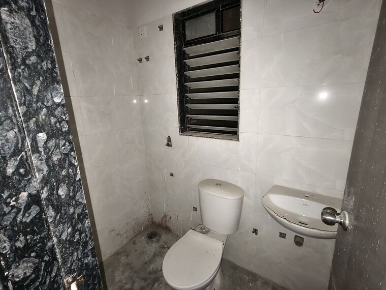 Bathroom, promesa-midtown 1 Bedroom 342 Sq.Ft. Apartment In Ghatkopar East Mumbai 9750452