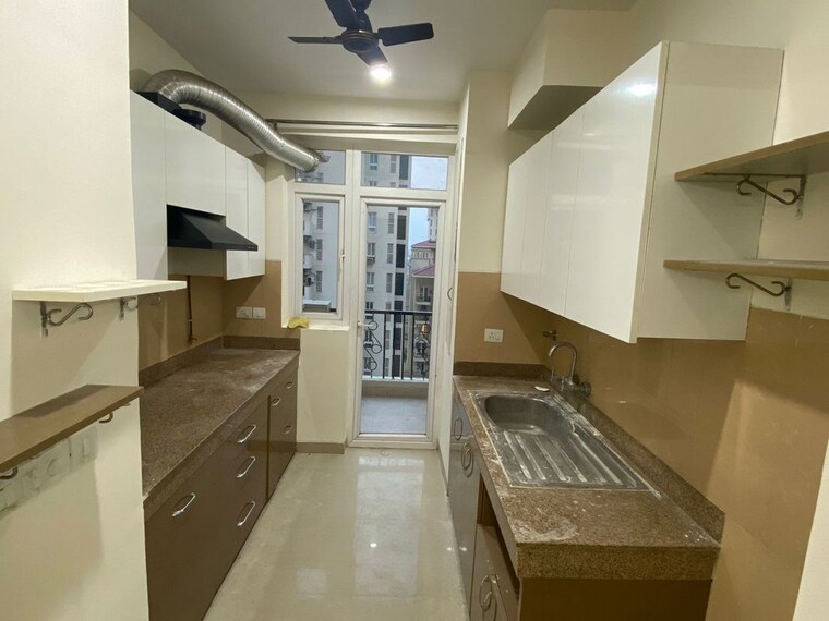 Kitchen, emaar-emerald-estate 3.5 Bedroom 1400 Sq.Ft. Apartment In Sector 65 Gurgaon 9750477