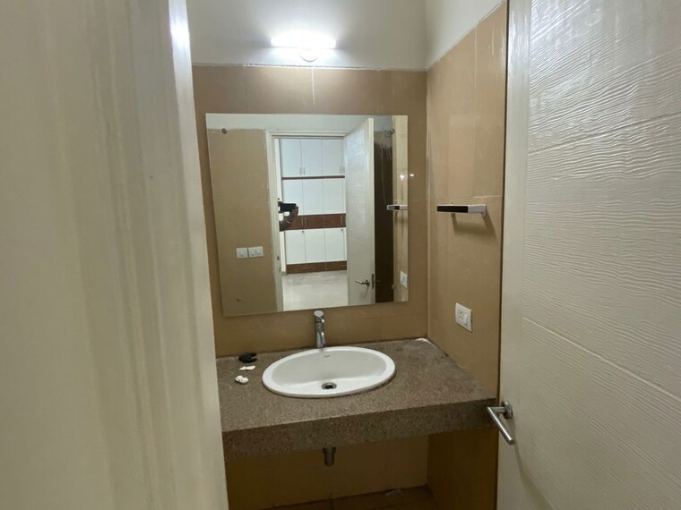 Bathroom, emaar-emerald-estate 3.5 Bedroom 1400 Sq.Ft. Apartment In Sector 65 Gurgaon 9750477