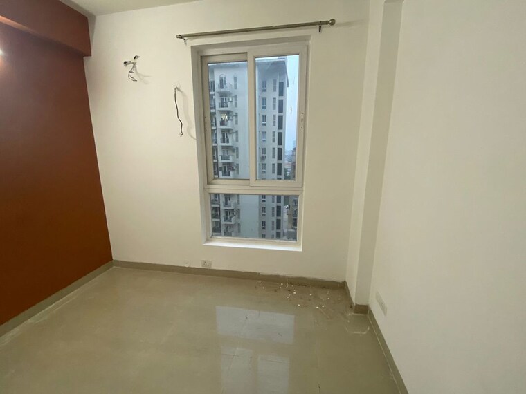 Room, emaar-emerald-estate 3.5 Bedroom 1400 Sq.Ft. Apartment In Sector 65 Gurgaon 9750477