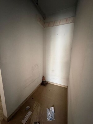 Room in 2 BHK Apartment at Lodha Lakeshore Greens, Dombivli East – for Rent