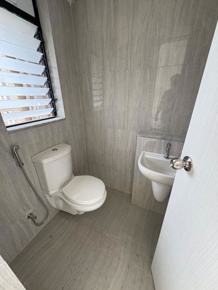 Bathroom, runwal-gardens-phase-2 3 Bedroom 904 Sq.Ft. Apartment In Dombivli East Thane 9750500