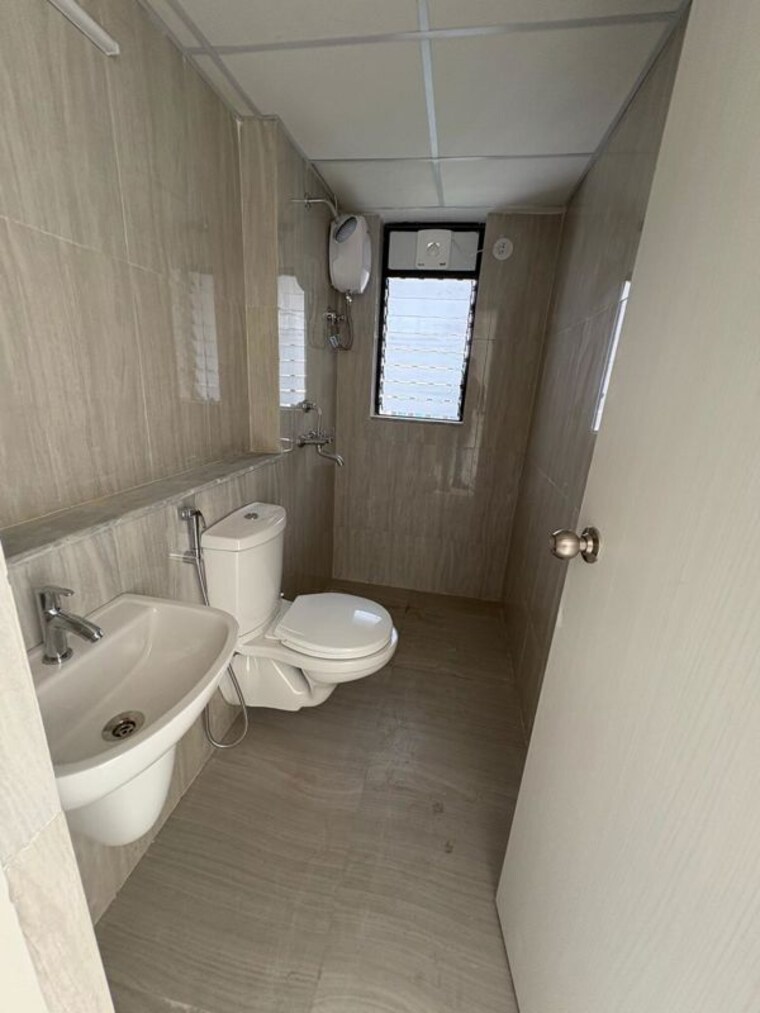 Bathroom, runwal-gardens-phase-2 3 Bedroom 904 Sq.Ft. Apartment In Dombivli East Thane 9750500