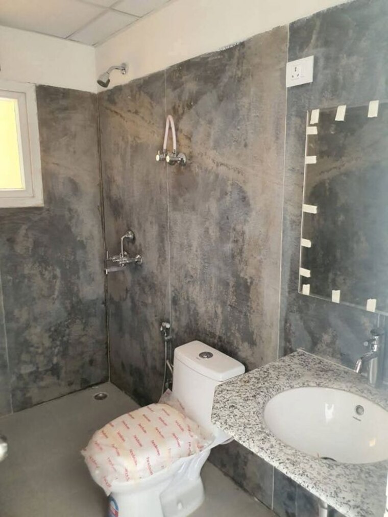 Bathroom, pardos-okas-residency 3 Bedroom 918 Sq.Ft. Apartment In Sushant Golf City Lucknow 9750503