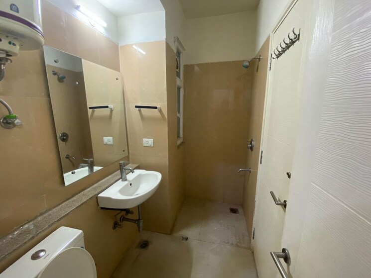 Bathroom, emaar-emerald-estate 3.5 Bedroom 1400 Sq.Ft. Apartment In Sector 65 Gurgaon 9750506