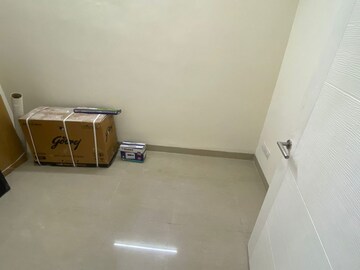 Furnished Amenities in 3.5 BHK Apartment at Emaar Emerald Estate, Sector 65 – for Rent