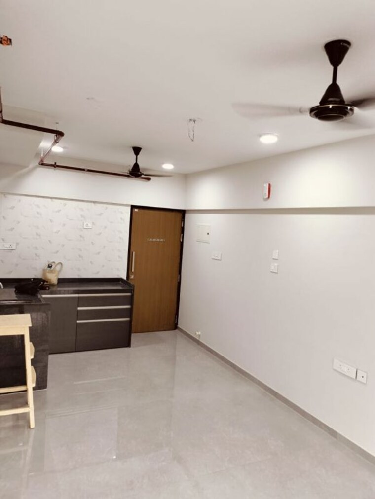 Team Area, roha-vatika 1 RK 260 Sq.Ft. Apartment In Kurla East Mumbai 9750501
