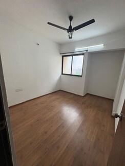 2 BHK + Pooja Room,Servant Room Apartment For Rent in Lodha Lakeshore Greens