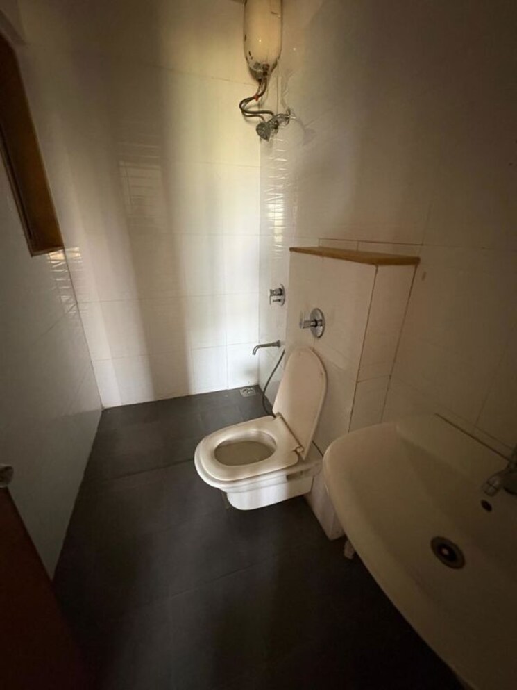 Bathroom, lodha-casa-bella-gold 2 Bedroom 600 Sq.Ft. Apartment In Dombivli East Thane 9750555