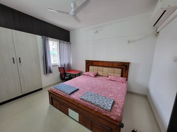 Bedroom in 2 BHK Apartment at Manmohan Park, Bibwewadi – for Rent
