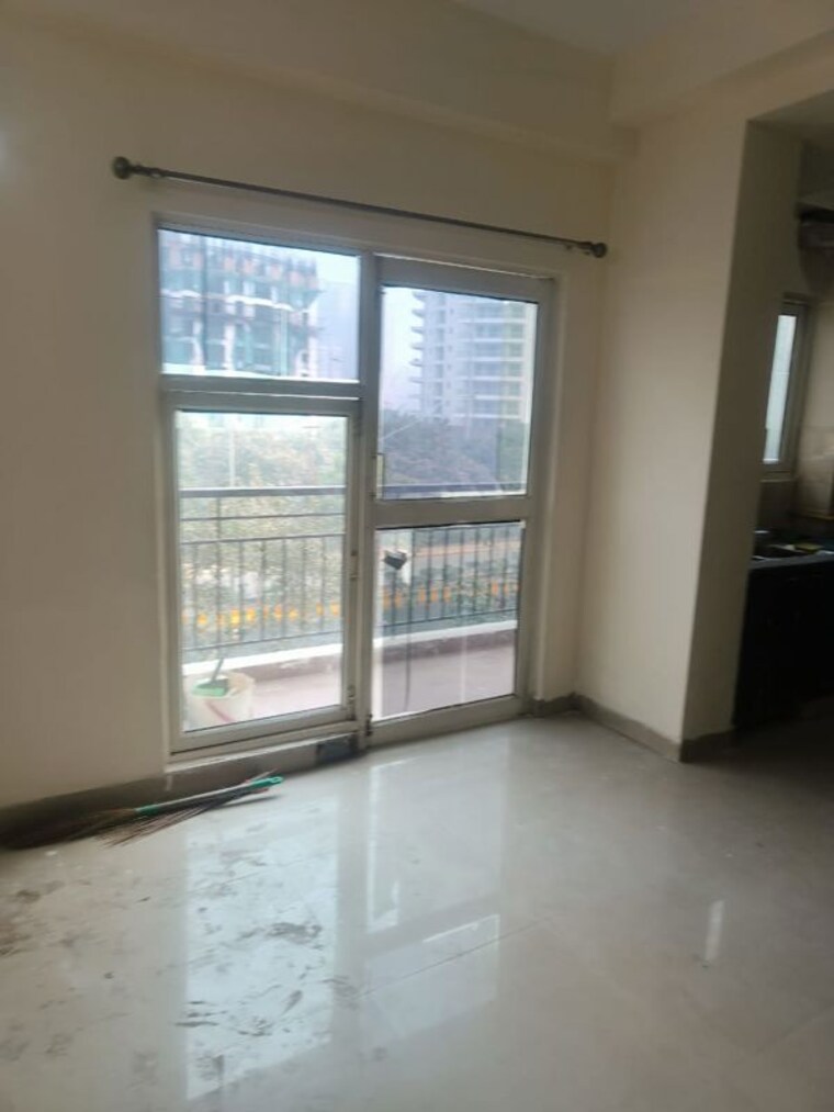 Room, aims-golf-avenue-ii 2 Bedroom 1080 Sq.Ft. Apartment In Sector 75 Noida 9750643