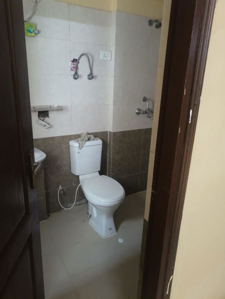 Bathroom, aims-golf-avenue-ii 2 Bedroom 1080 Sq.Ft. Apartment In Sector 75 Noida 9750643