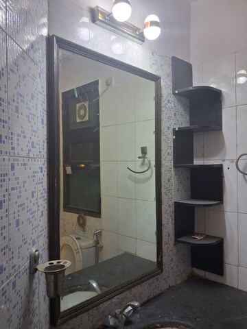 Bathroom in 2 BHK Builder Floor at SS Mayfield Gardens, Sector 51 – for Rent