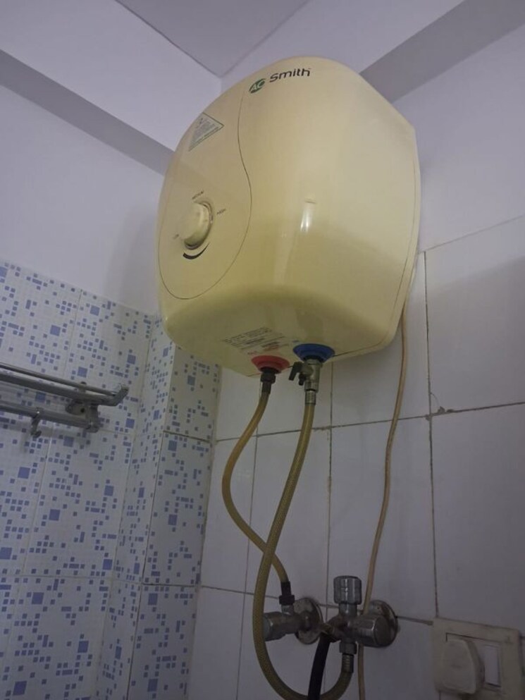 Bathroom, ss-mayfield-gardens 2 Bedroom 1150 Sq.Ft. Builder Floor In Sector 51 Gurgaon 9750650