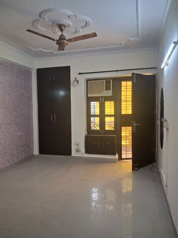 Room in 2 BHK Builder Floor at SS Mayfield Gardens, Sector 51 – for Rent