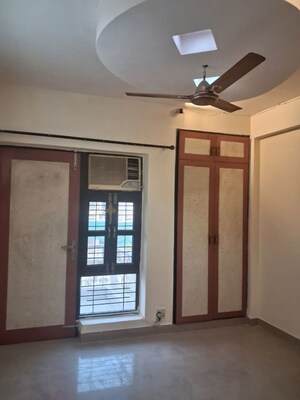 Room in 2 BHK Builder Floor at SS Mayfield Gardens, Sector 51 – for Rent