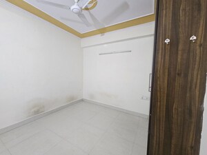 Room in 1 BHK Apartment at Palm Residency Chhatarpur, Chattarpur – for Rent