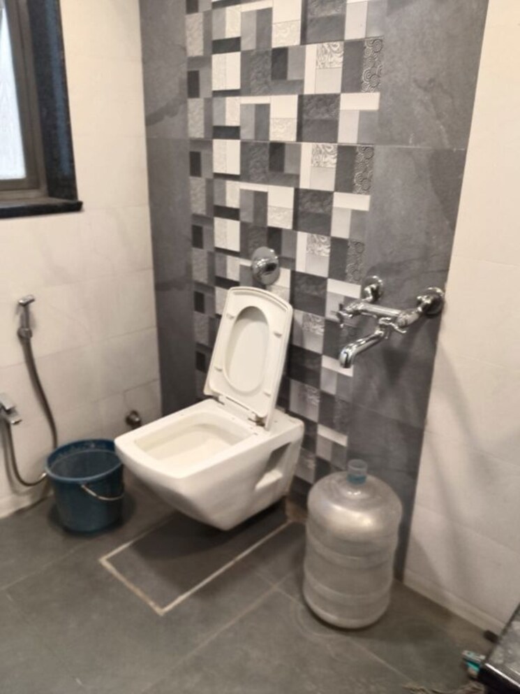 Bathroom, dgs-sheetal-dwar 1 Bedroom 650 Sq.Ft. Apartment In Malad East Mumbai 9750662