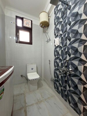 Bathroom in 1 BHK Builder Floor at Saket – for Rent