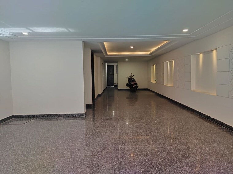 Room, east of kailash 3 Bedroom 1200 Sq.Ft. Builder Floor In East Of Kailash Delhi 9750698