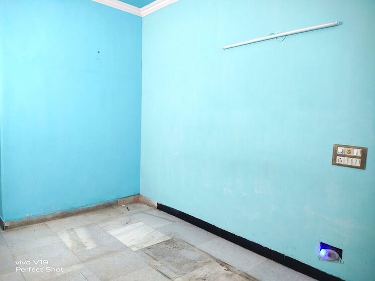 Room, east of kailash 2 Bedroom 1200 Sq.Ft. Builder Floor In East Of Kailash Delhi 9750710