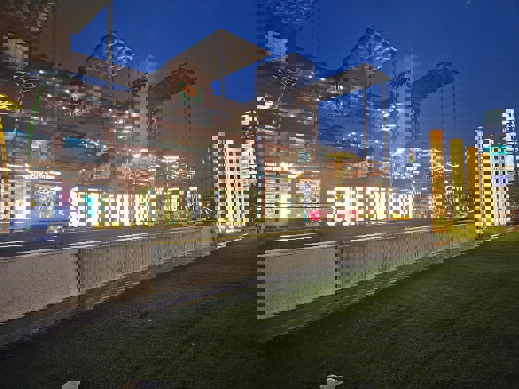 Office Space For Sale in Suntwilight Phase 2