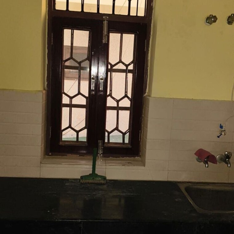 Room, gomti nagar Pg For Girls In Gomti Nagar 9750740