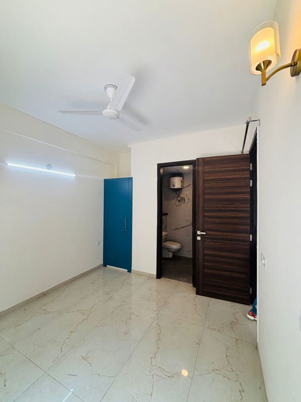 2.5 BHK + Study Room Builder Floor For Sale in Smart World Gems
