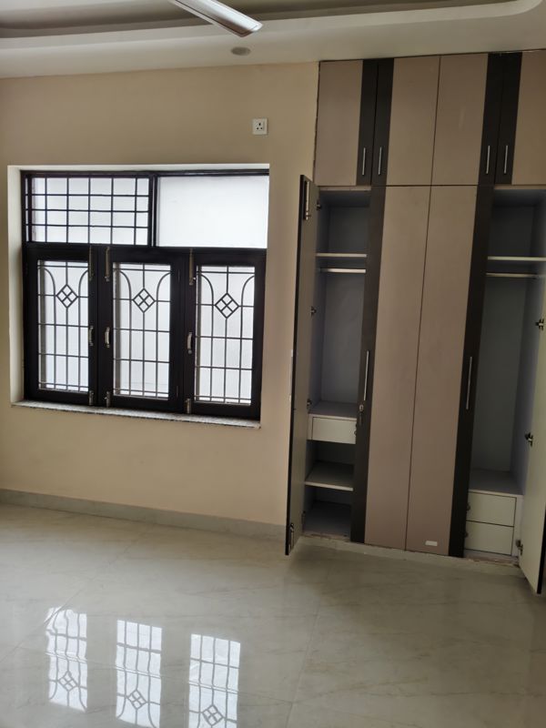 3 BHK + Servant Room Independent House For Sale in Malsi