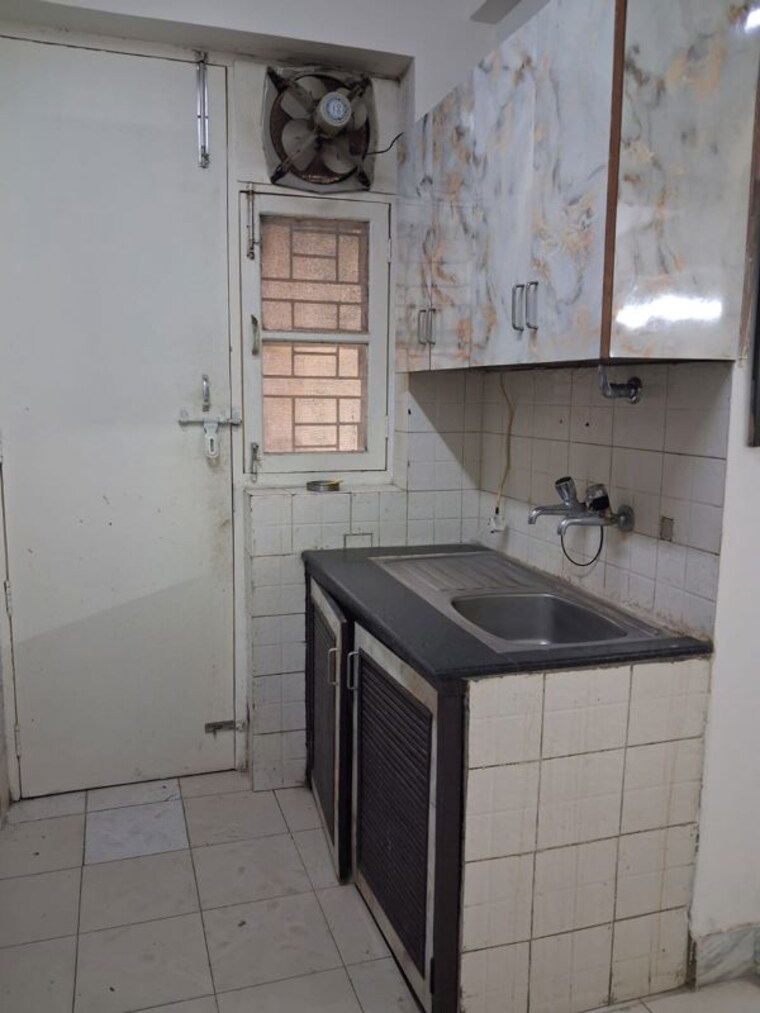 Kitchen, unitech-south-city-ii 3 Bedroom 1650 Sq.Ft. Builder Floor In Sector 50 Gurgaon 9750799