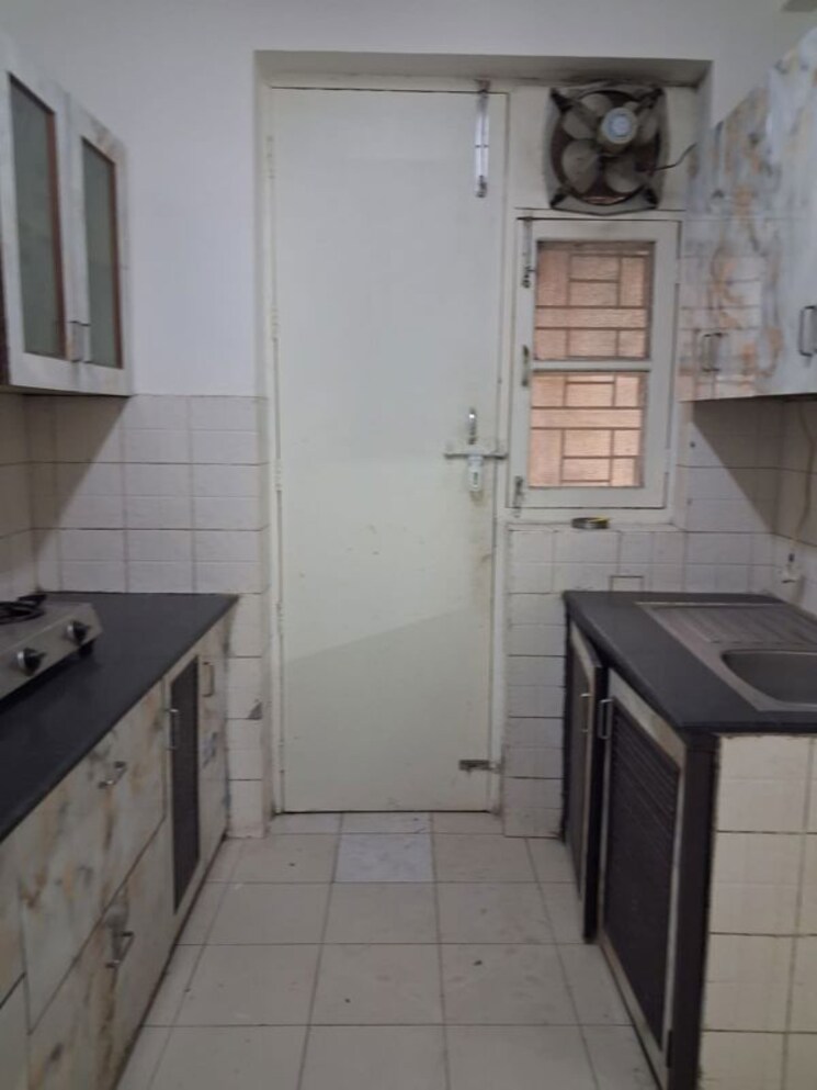 Kitchen, unitech-south-city-ii 3 Bedroom 1650 Sq.Ft. Builder Floor In Sector 50 Gurgaon 9750799