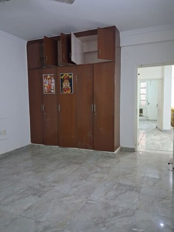 Room in 3 BHK Builder Floor at Unitech South City II, Sector 50 – for Rent